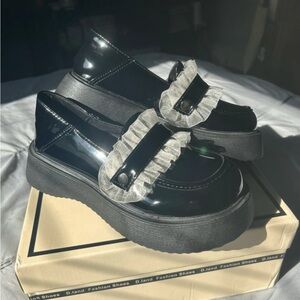 Lolita Vintage Ruffled Fashion Shoes